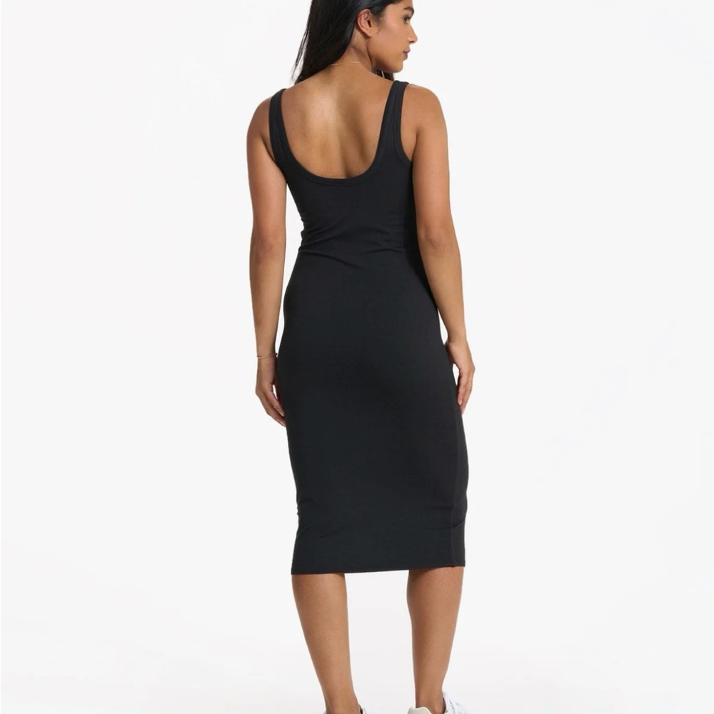 Vuori halo dress size medium